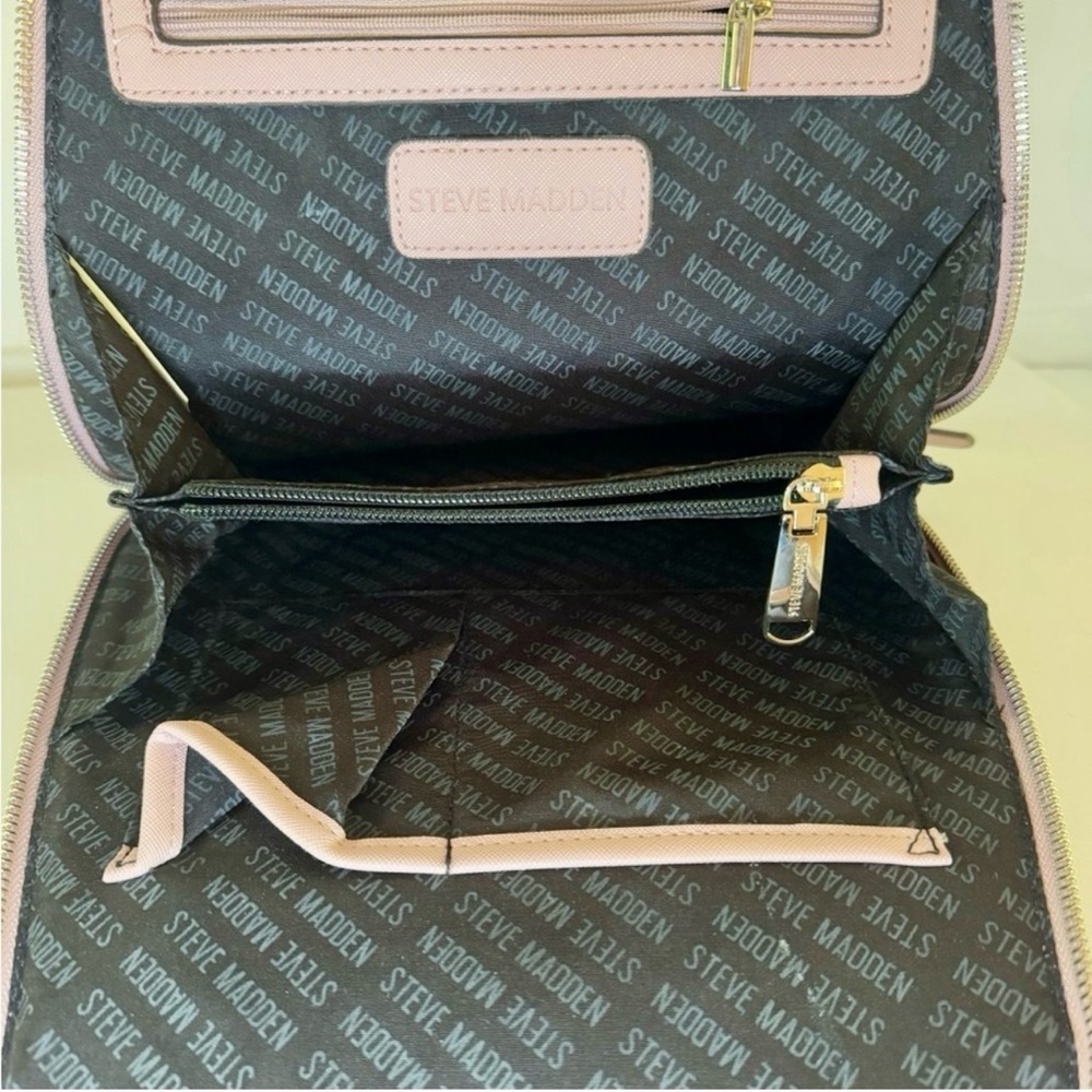 Steve Madden Backpack***pristine condition - image 4
